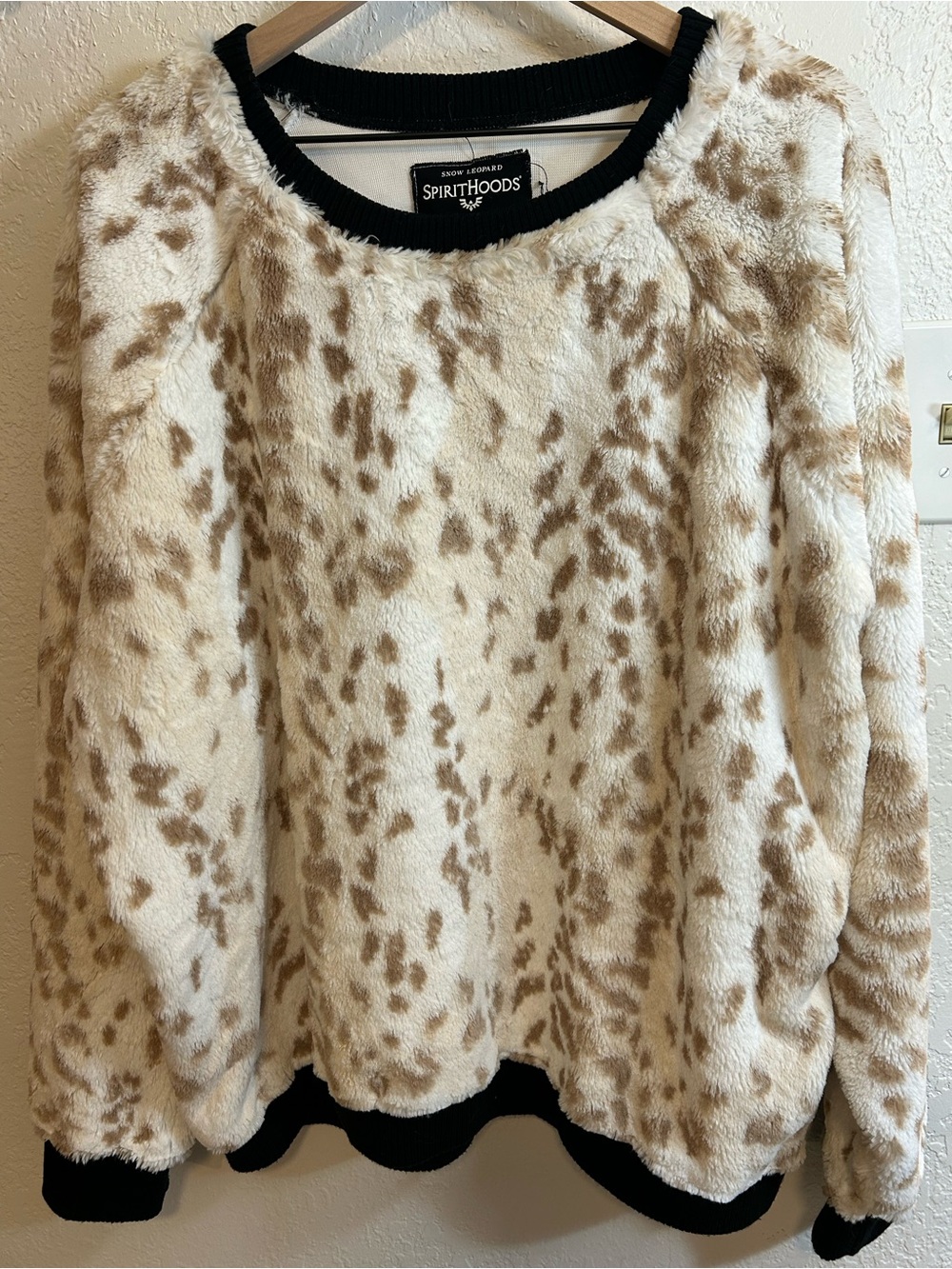 SpiritHoods Snow Leopard Faux Fur Fleece Pullover Statement Animal Print XXL
